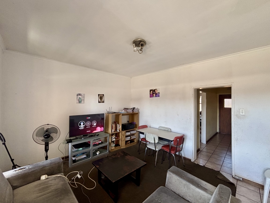 2 Bedroom Property for Sale in Goodwood Park Western Cape